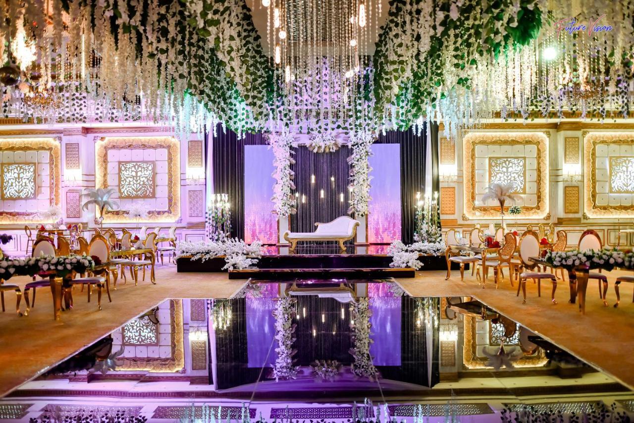 Rehana Plaza Hotel Kairo Bagian luar foto A wedding reception in Karachi, Pakistan